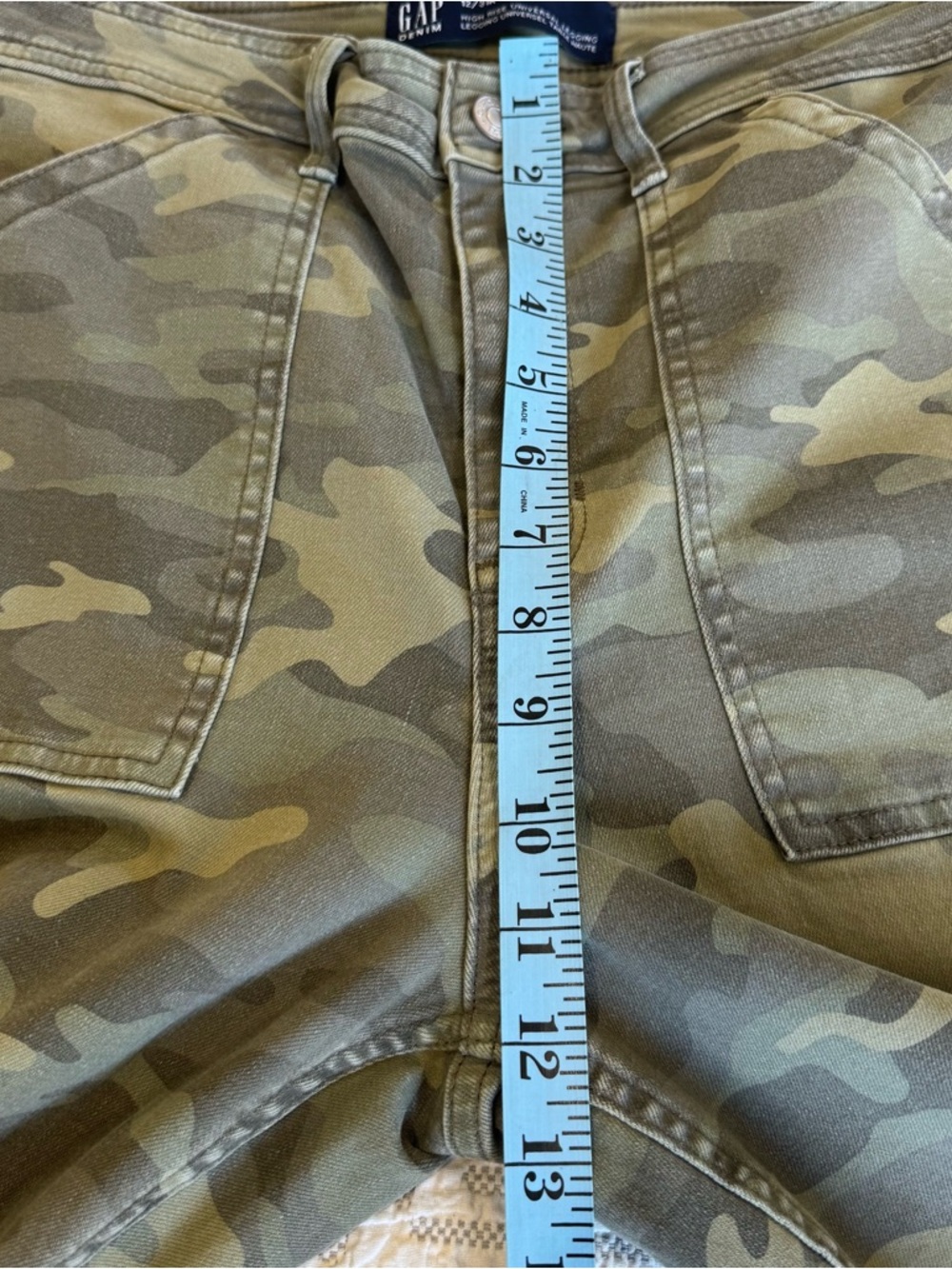 GAP High Rise Universal Legging Jeans – Size 12 - Camo - Picture 9 of 10